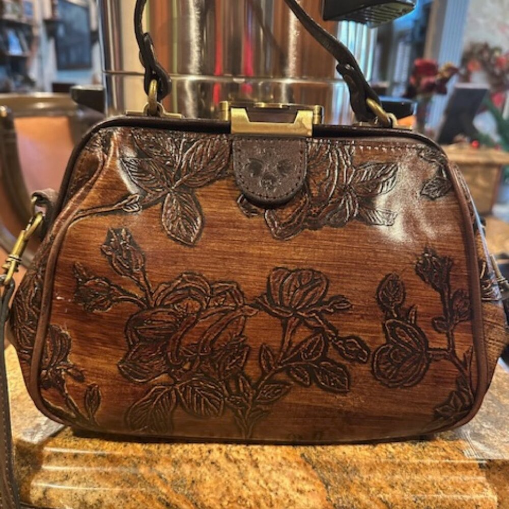 Patricia Nash Leather Very Good Condition Brown Barkleaves Gracchi Purse